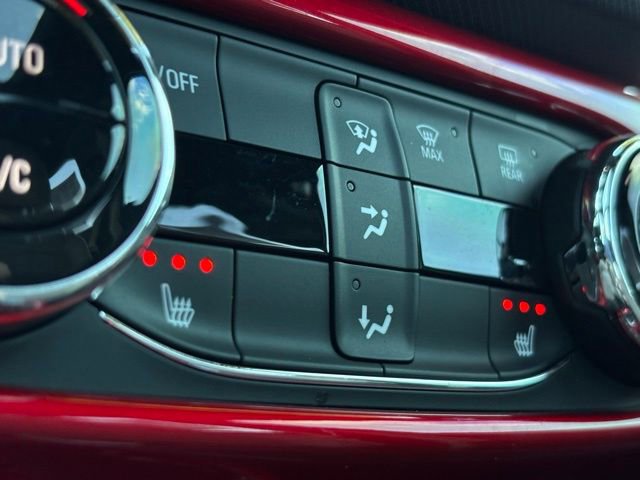 Used 2023 Chevrolet TrailBlazer RS w/ Sun and Liftgate Package image 38