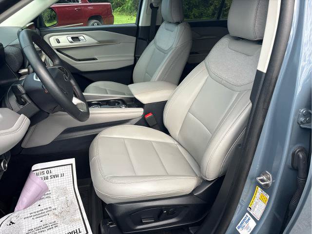 Certified 2025 Ford Explorer Active w/ Active Comfort Package AWD/4WD image 14