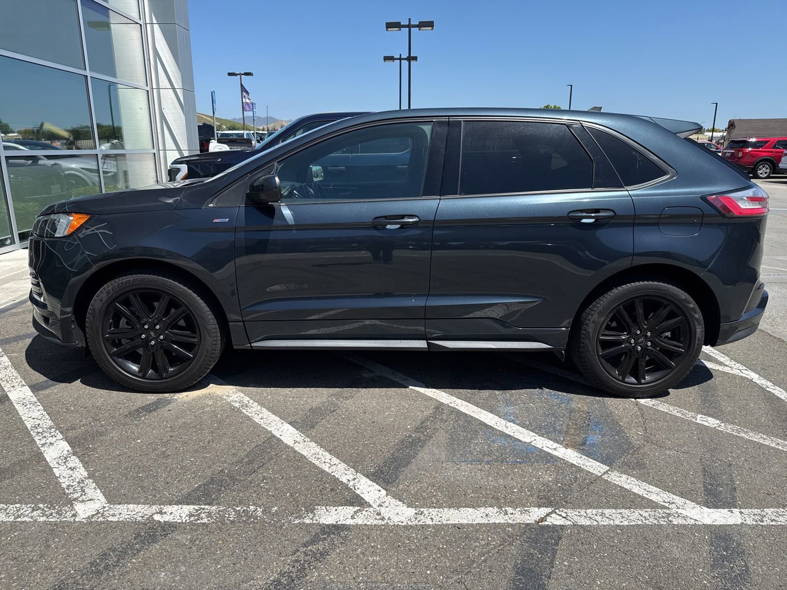 Certified 2023 Ford Edge ST-Line AWD/4WD image 2