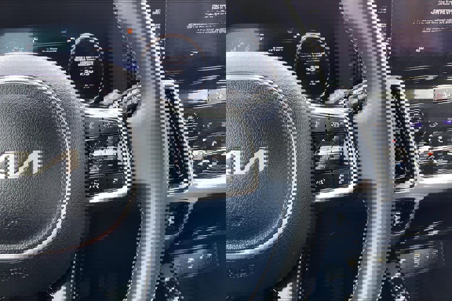 Used 2023 Kia Sorento SX image 24