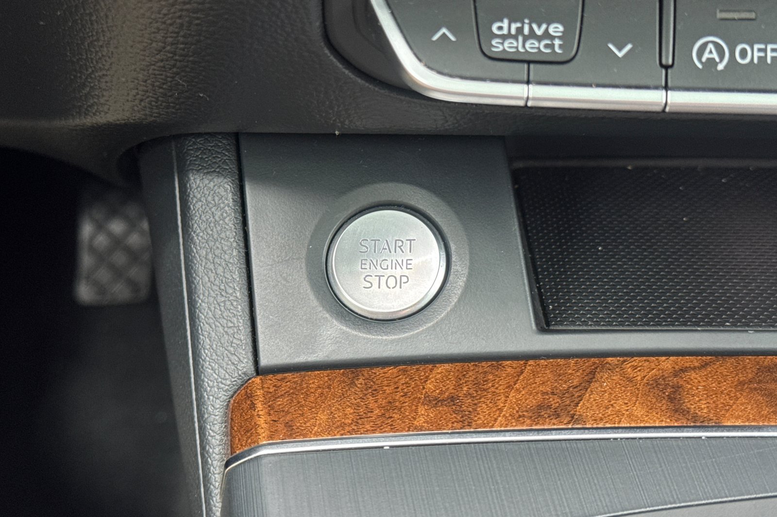 Used 2018 Audi Q5 2.0T Premium Plus w/ Premium Plus Package AWD/4WD image 19