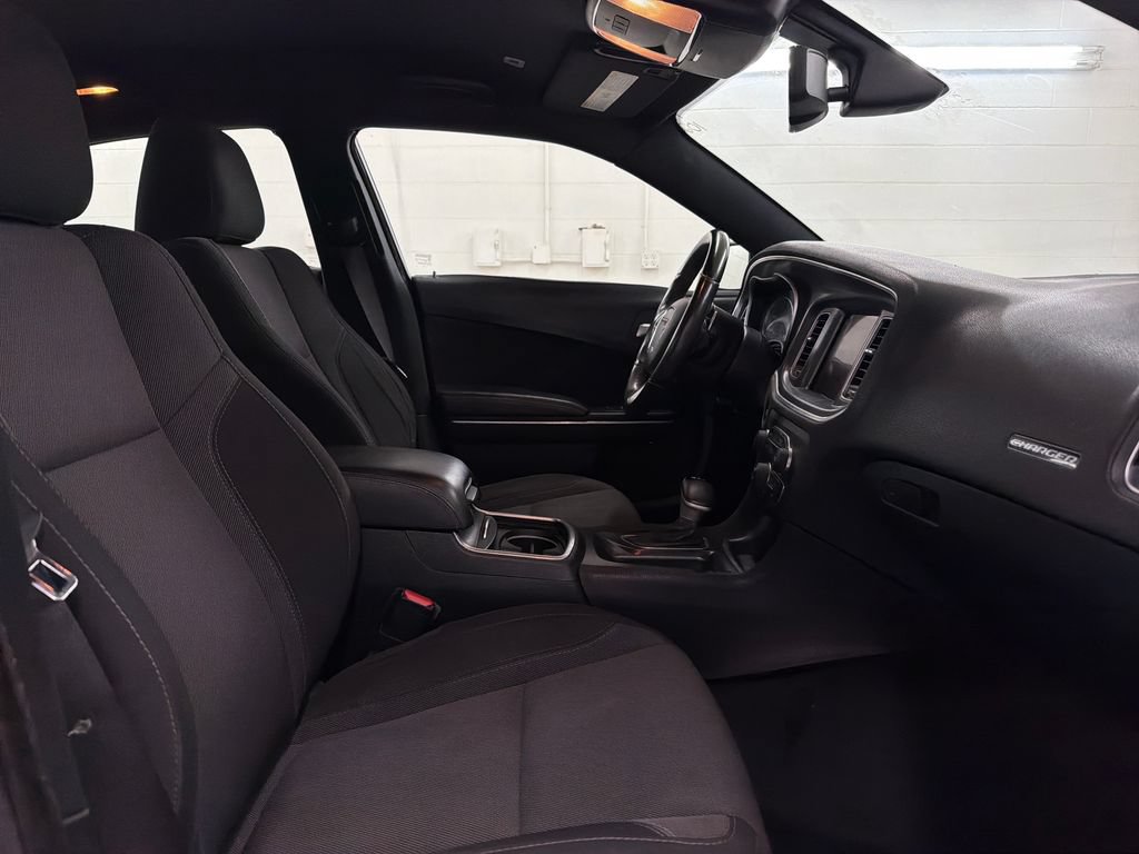 Used 2018 Dodge Charger R/T RWD image 28