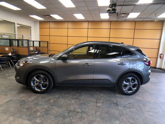 Certified 2025 Ford Escape ST-Line FWD image 4