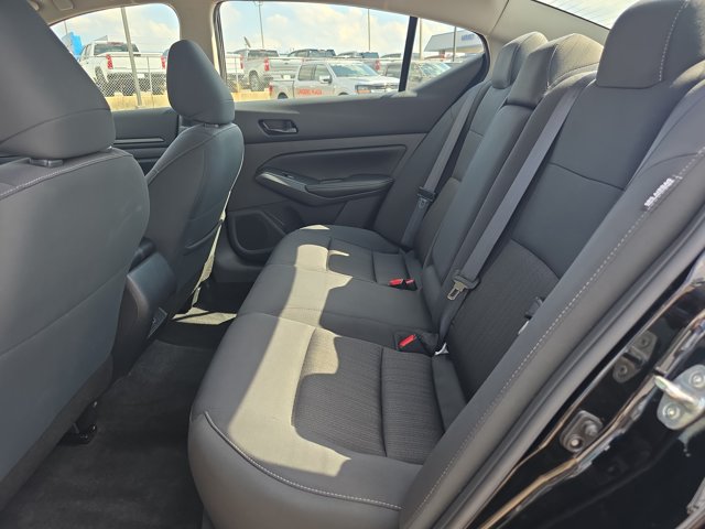 Used 2025 Nissan Altima 2.5 SV FWD image 11