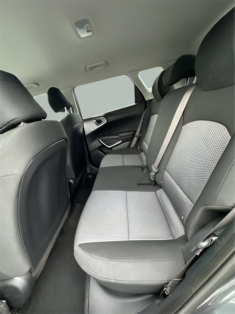 Used 2023 Kia Soul LX w/ LX Technology Package image 14