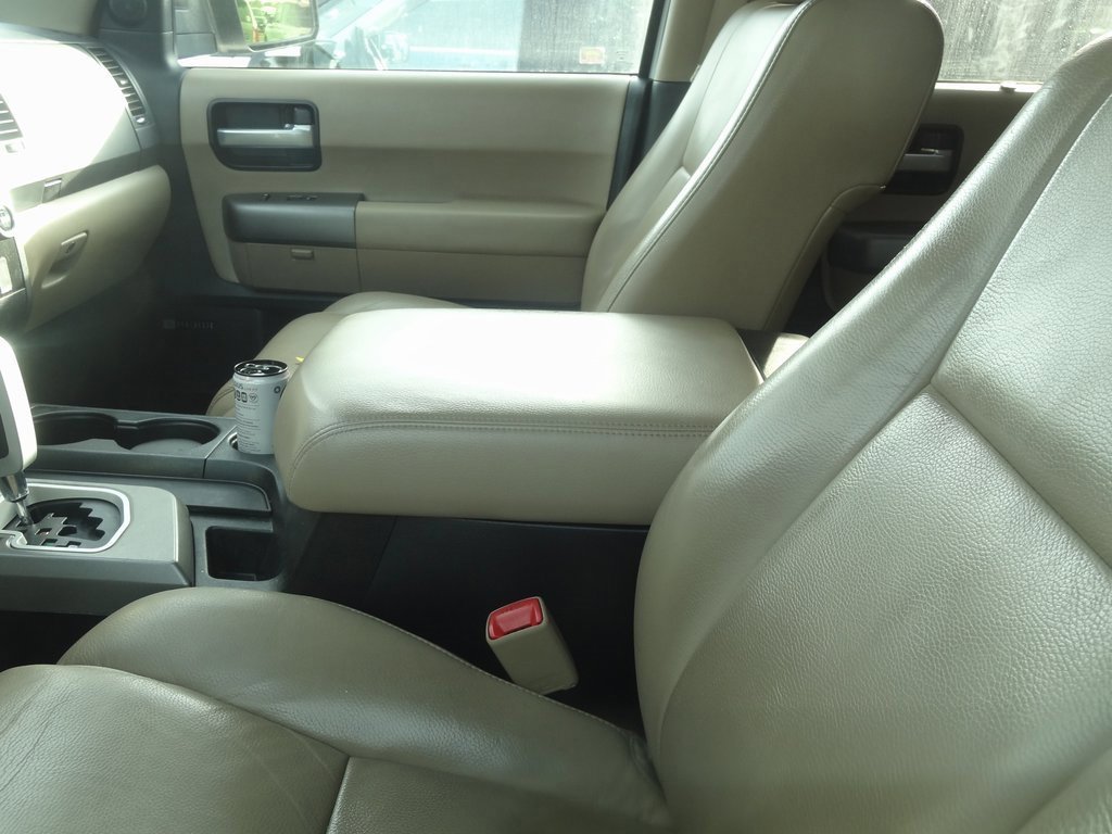 Used 2017 Toyota Sequoia Limited w/ Safety & Convenience Package image 4