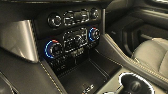 Used 2023 Chevrolet Suburban Premier AWD/4WD image 19