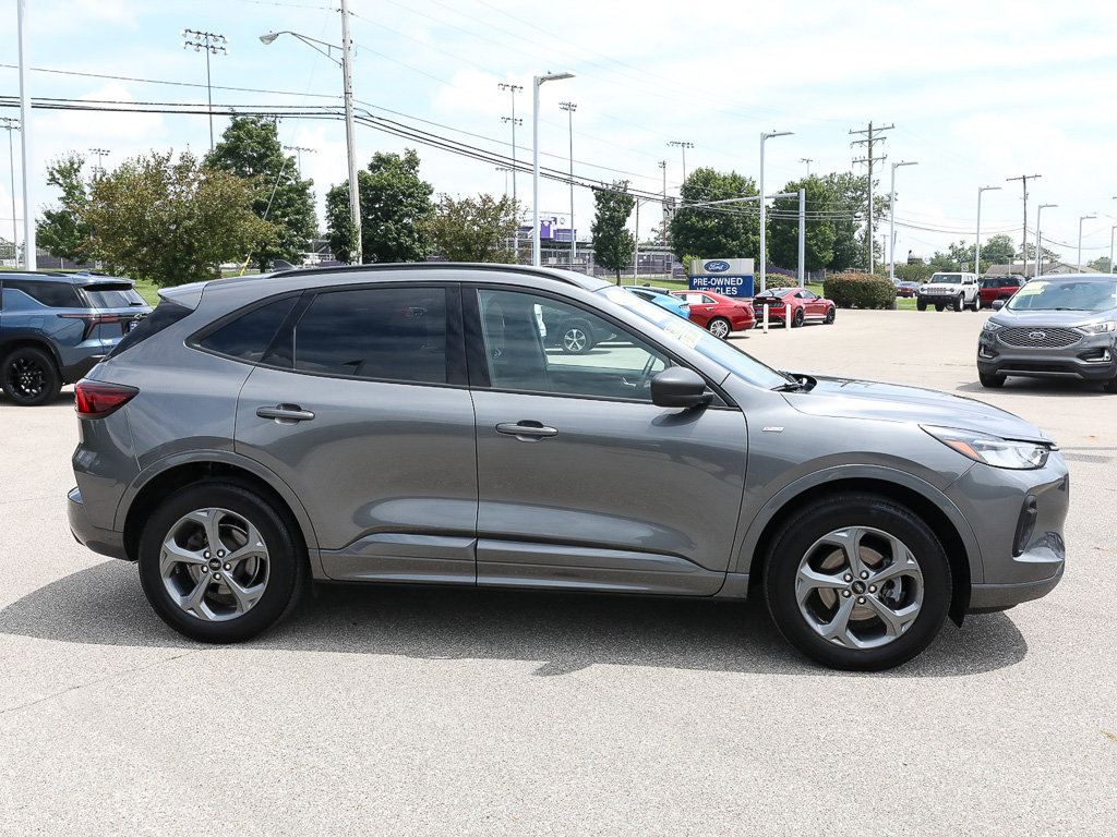 Certified 2024 Ford Escape ST-Line w/ Tech Pack #1 AWD/4WD image 8