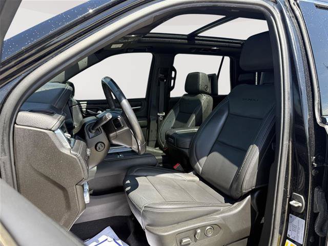 Used 2021 GMC Yukon Denali w/ Denali Premium Package AWD/4WD image 7