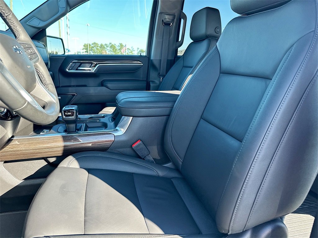 Used 2025 Chevrolet Silverado 1500 LT Trail Boss w/ Convenience Package II image 8