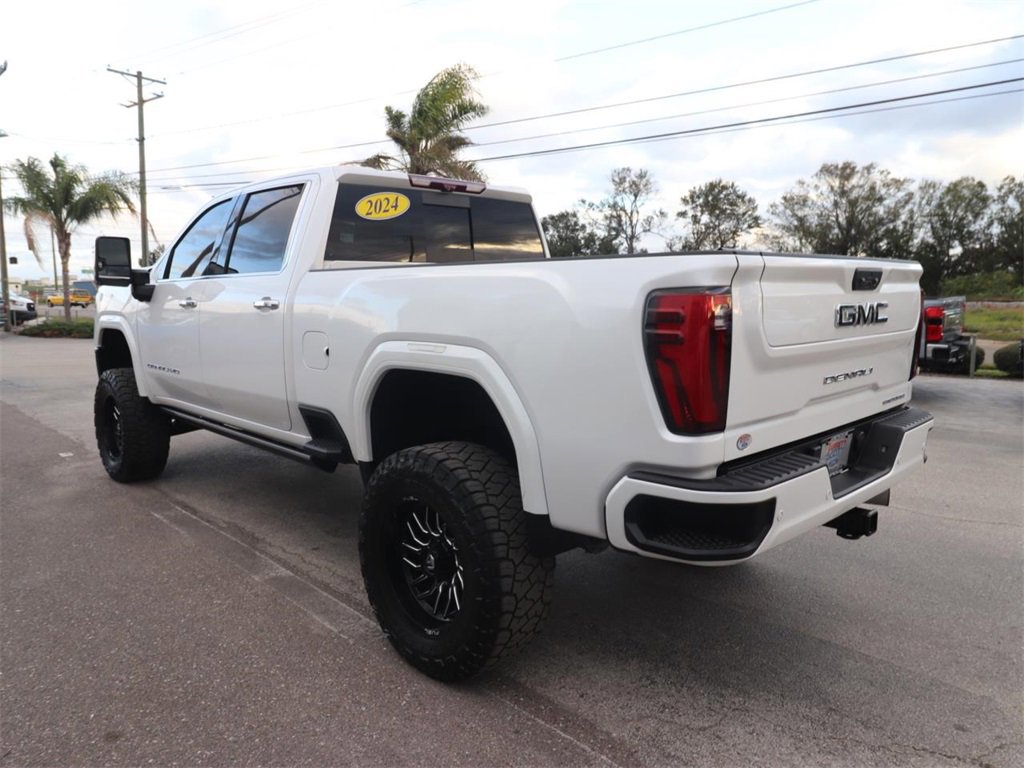 Used 2024 GMC Sierra 3500 Denali Ultimate image 3