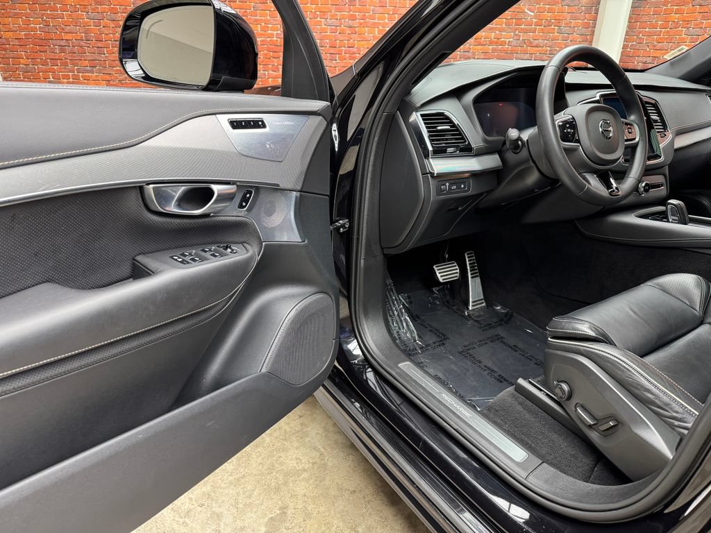 Used 2022 Volvo XC90 T8 R-Design w/ Advanced Package AWD/4WD image 10