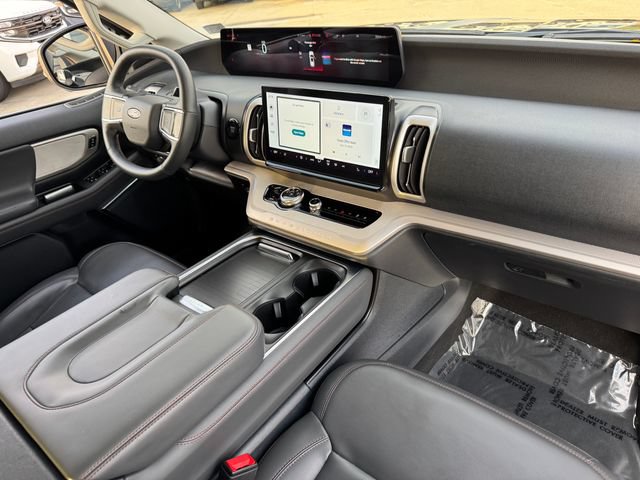 Certified 2025 Ford Expedition Active AWD/4WD image 23