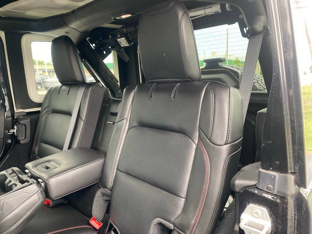 Used 2022 Jeep Wrangler Unlimited Rubicon w/ LED Lighting Group AWD/4WD image 26
