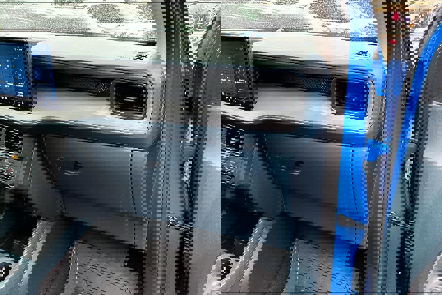 Certified 2025 Ford Maverick XL image 18