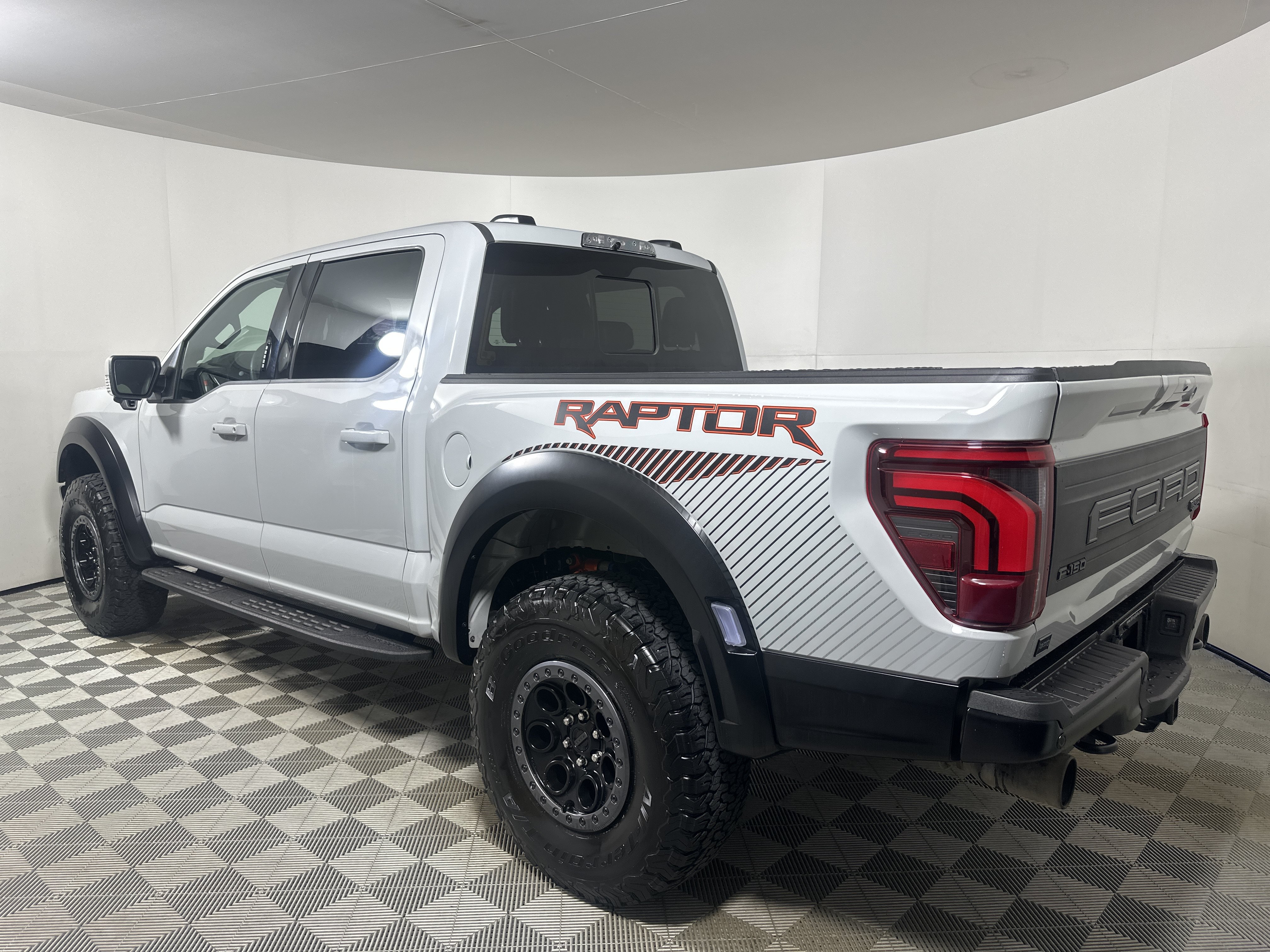 Certified 2024 Ford F150 Raptor AWD/4WD image 5