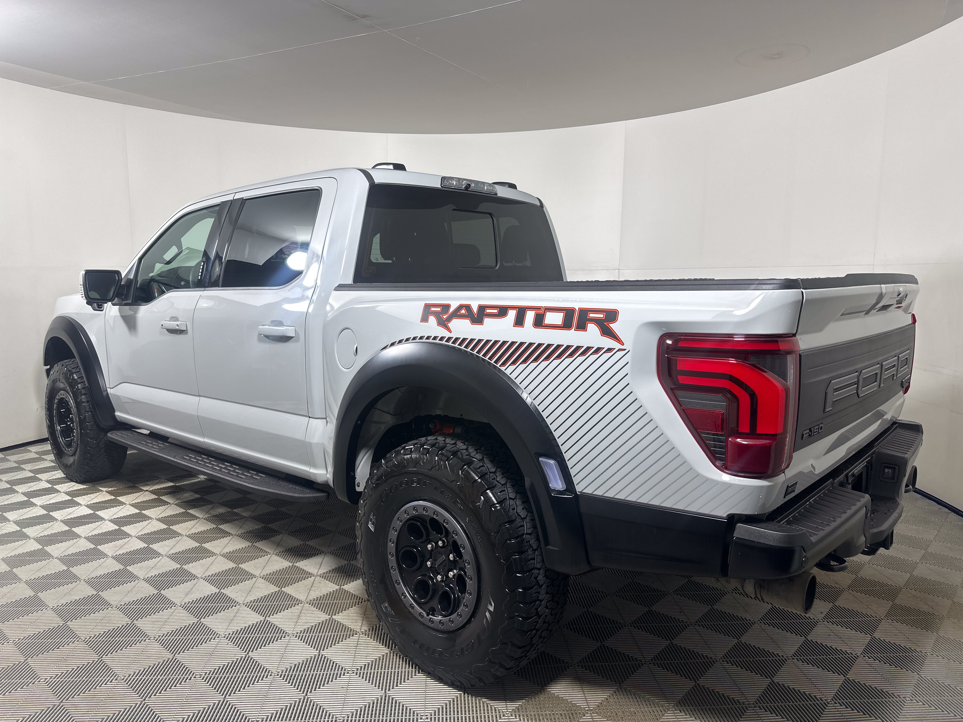 Certified 2024 Ford F150 Raptor AWD/4WD image 5
