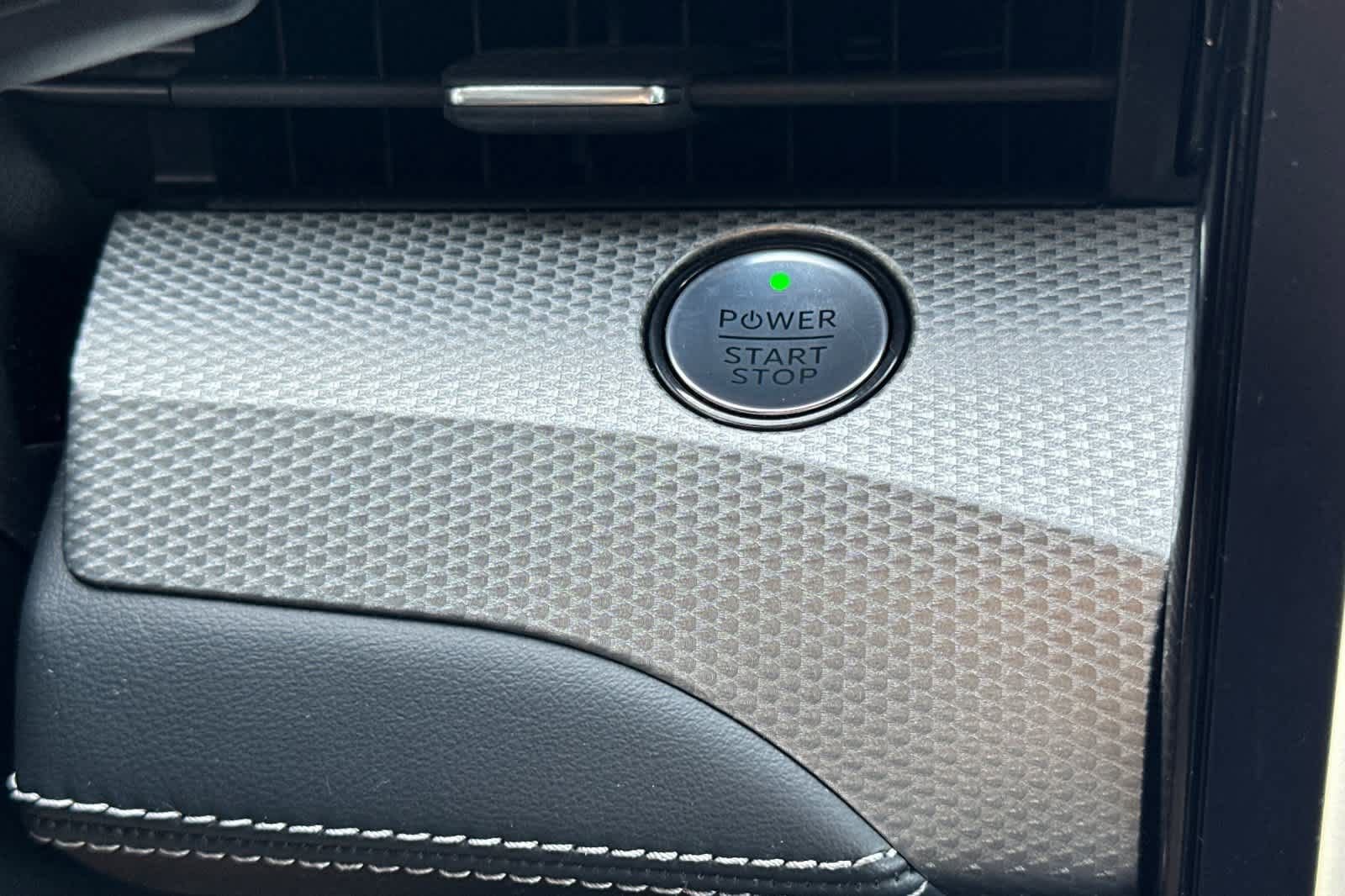 Certified 2021 Ford Mustang Mach-E Select w/ Comfort/Appearance Package image 24