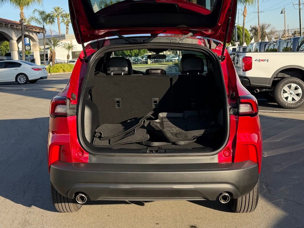 Certified 2025 Ford Escape ST-Line w/ Equipment Group 301A image 11