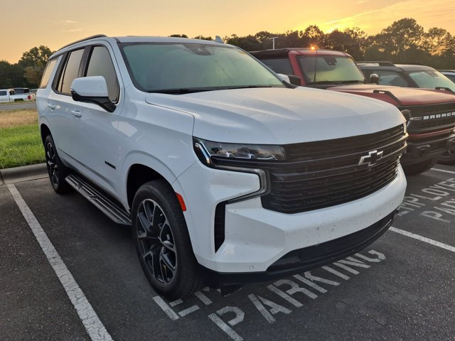 Used 2024 Chevrolet Tahoe RST w/ Luxury Package AWD/4WD image 2