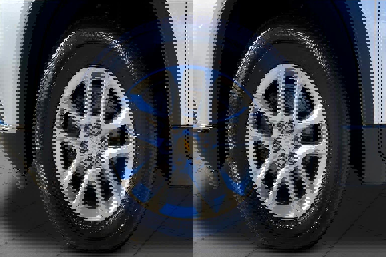 Used 2019 Chevrolet Traverse LT image 12