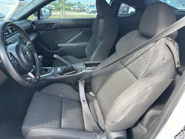 Used 2023 Toyota GR86 RWD image 12