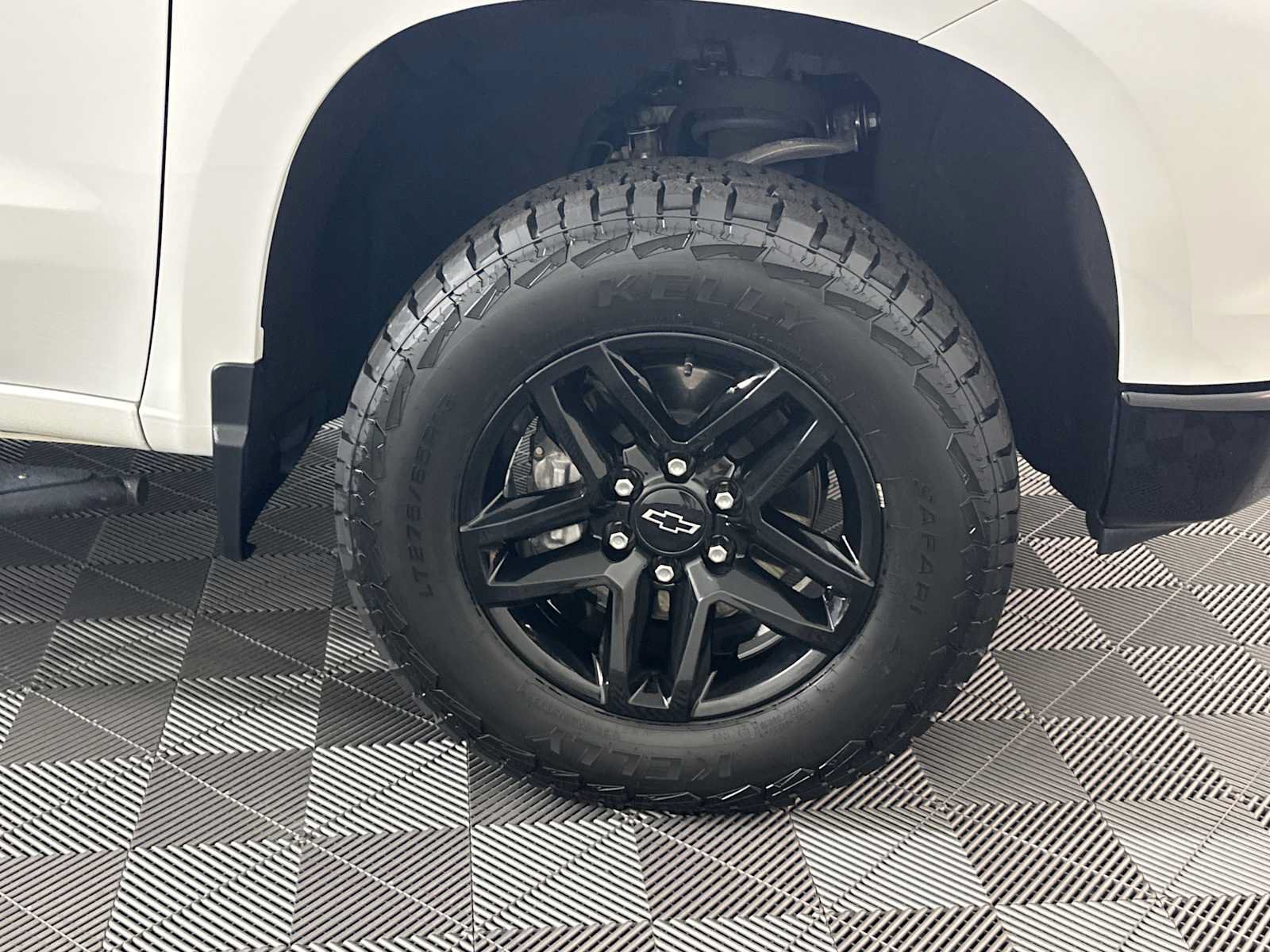 Used 2022 Chevrolet Silverado 1500 Custom Trail Boss AWD/4WD image 19