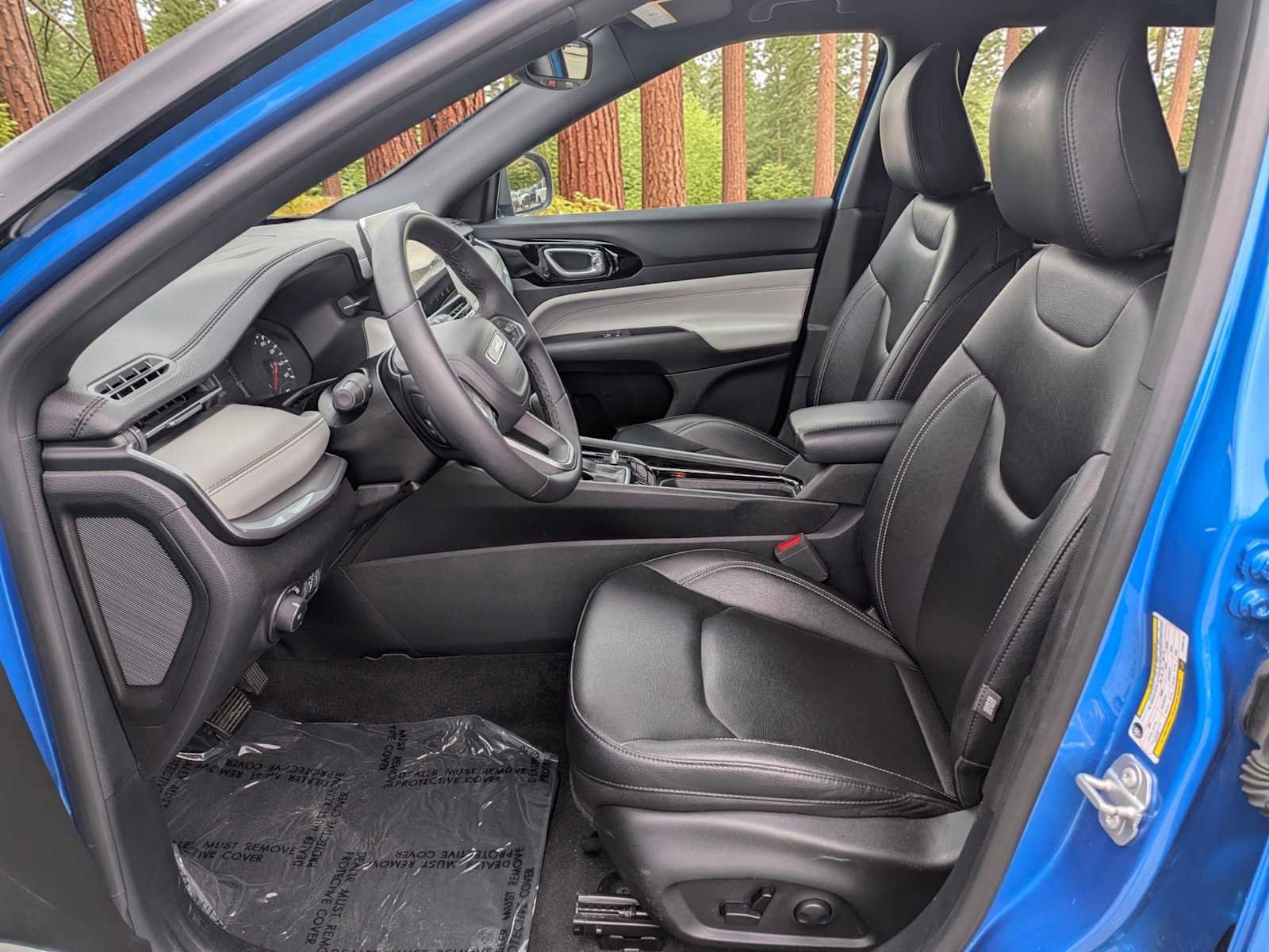 Used 2025 Jeep Compass Limited AWD/4WD image 15