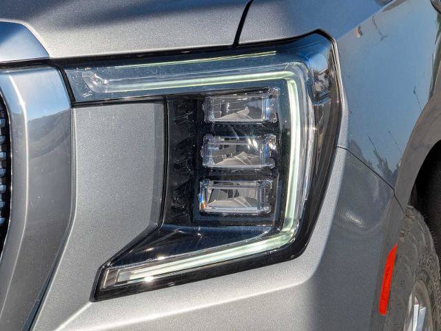 Used 2023 GMC Yukon Denali AWD/4WD image 10