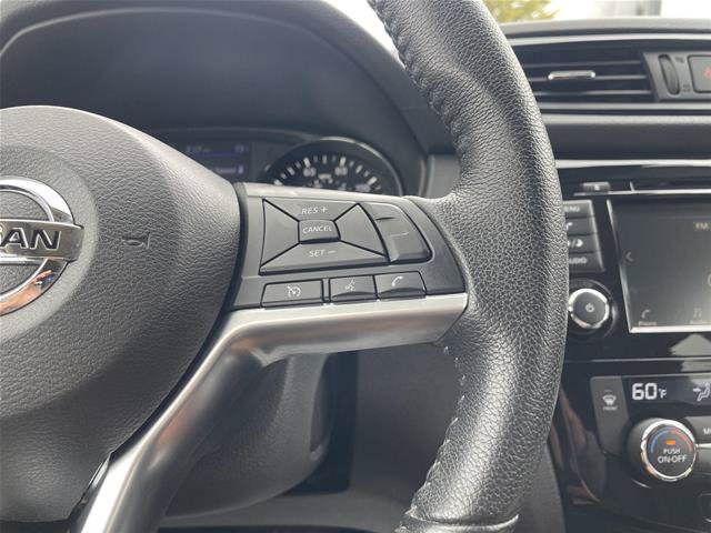 Used 2020 Nissan Rogue SV AWD/4WD image 14