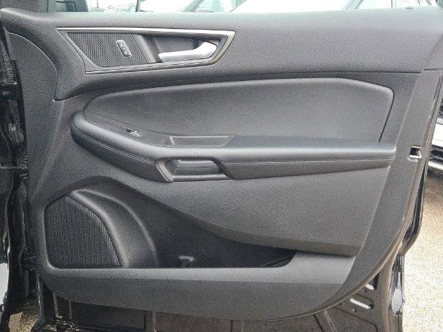 Certified 2022 Ford Edge SE w/ Black Appearance Package image 7