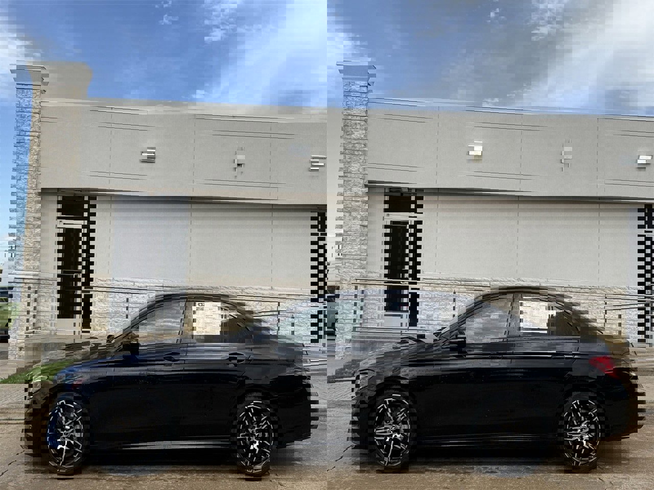 Used 2019 Mercedes-Benz E 300 w/ AMG Line Exterior image 3