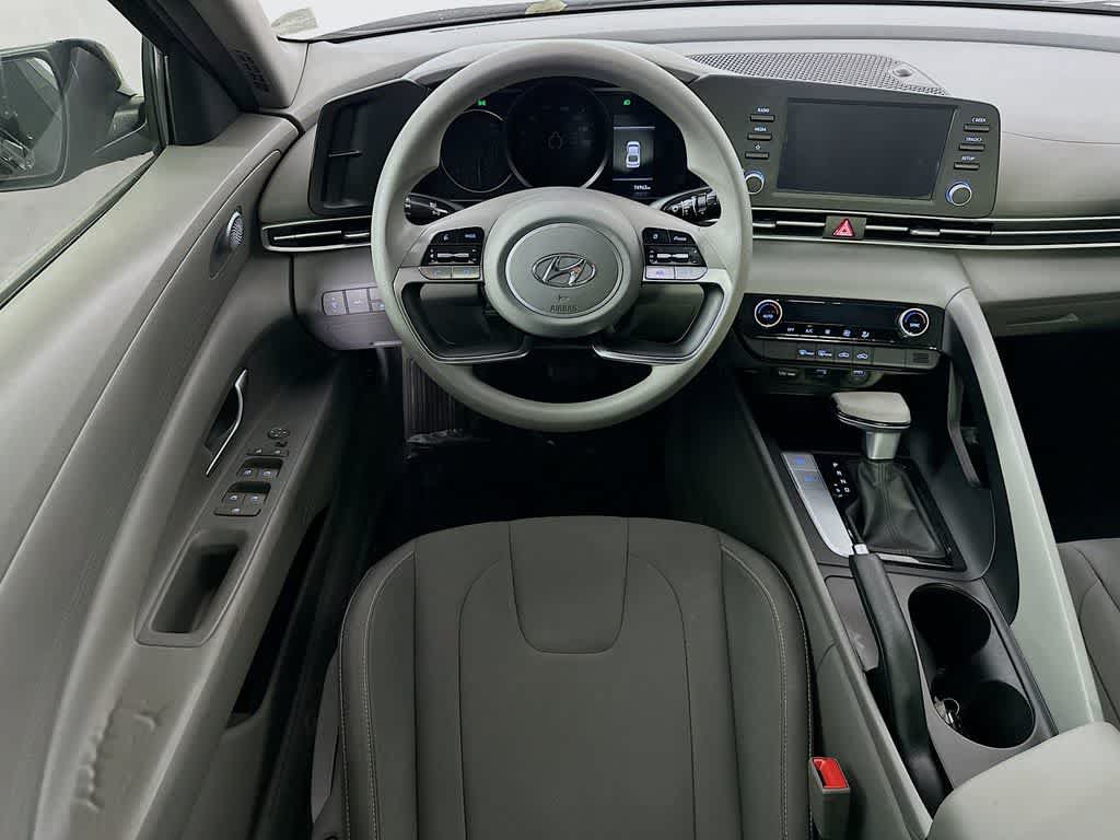 Used 2022 Hyundai Elantra SEL FWD image 9