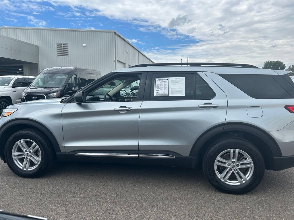 Certified 2024 Ford Explorer XLT w/ Equipment Group 202A AWD/4WD image 5