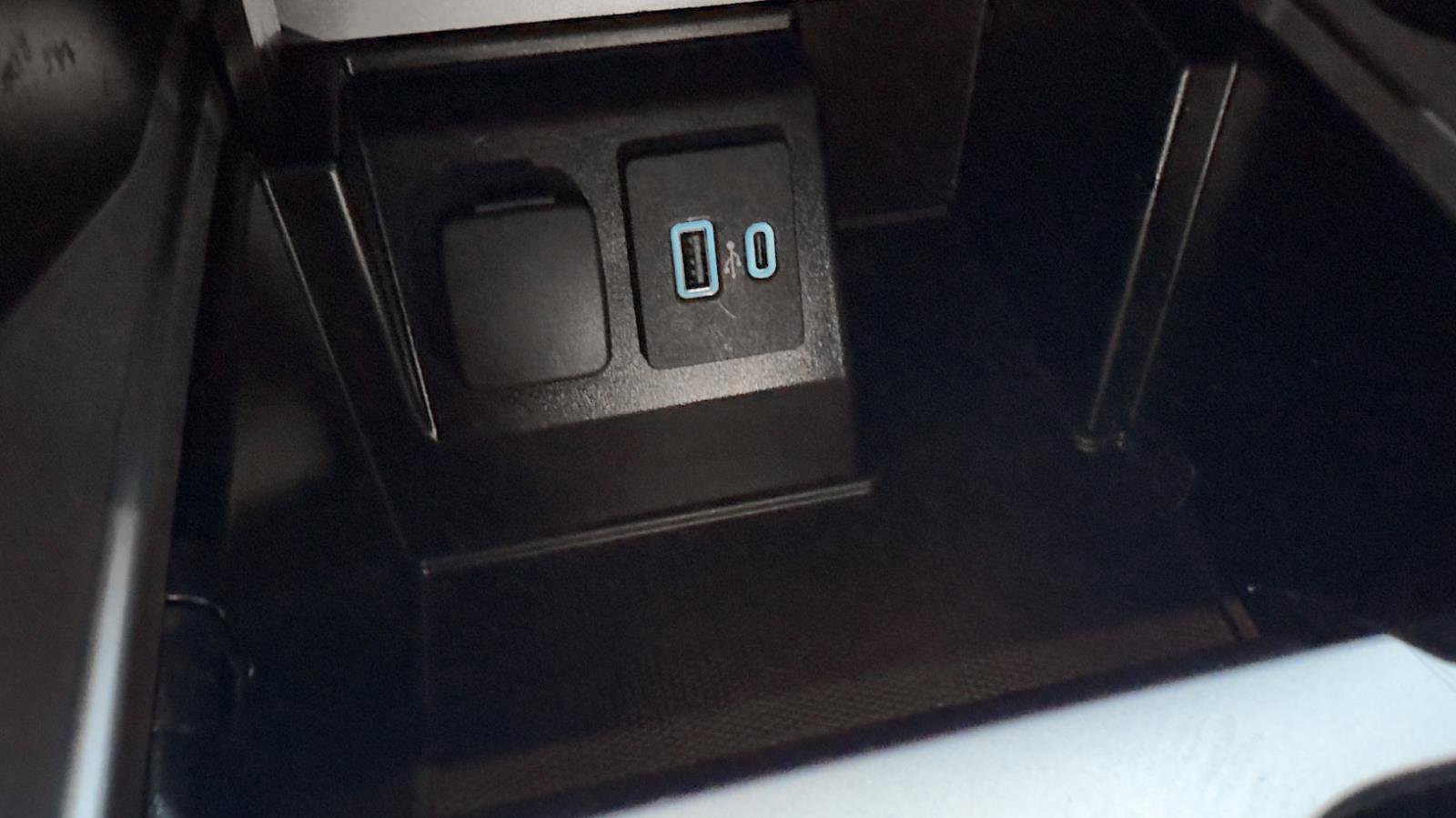 Certified 2020 Ford Explorer Limited w/ Class III Trailer Tow Package image 19