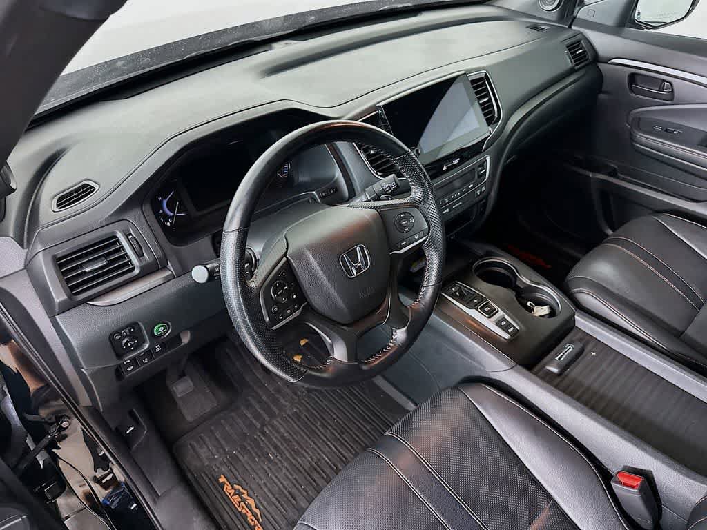 Used 2023 Honda Passport TrailSport image 2