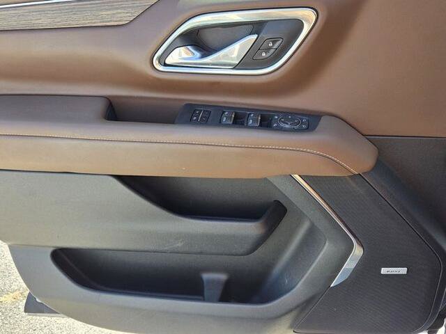 Used 2024 Chevrolet Suburban High Country w/ Premium Package RWD image 30