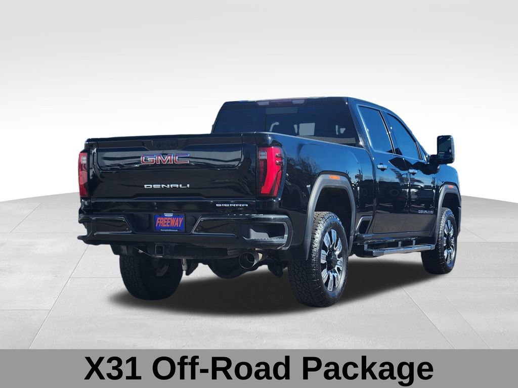 Used 2024 GMC Sierra 2500 Denali image 2