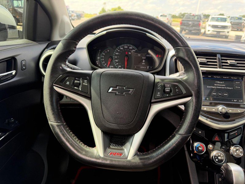 Used 2018 Chevrolet Sonic LT w/ Fun and Sun Package FWD image 12