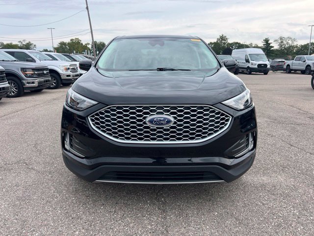 Certified 2024 Ford Edge SEL w/ Convenience Package AWD/4WD image 2