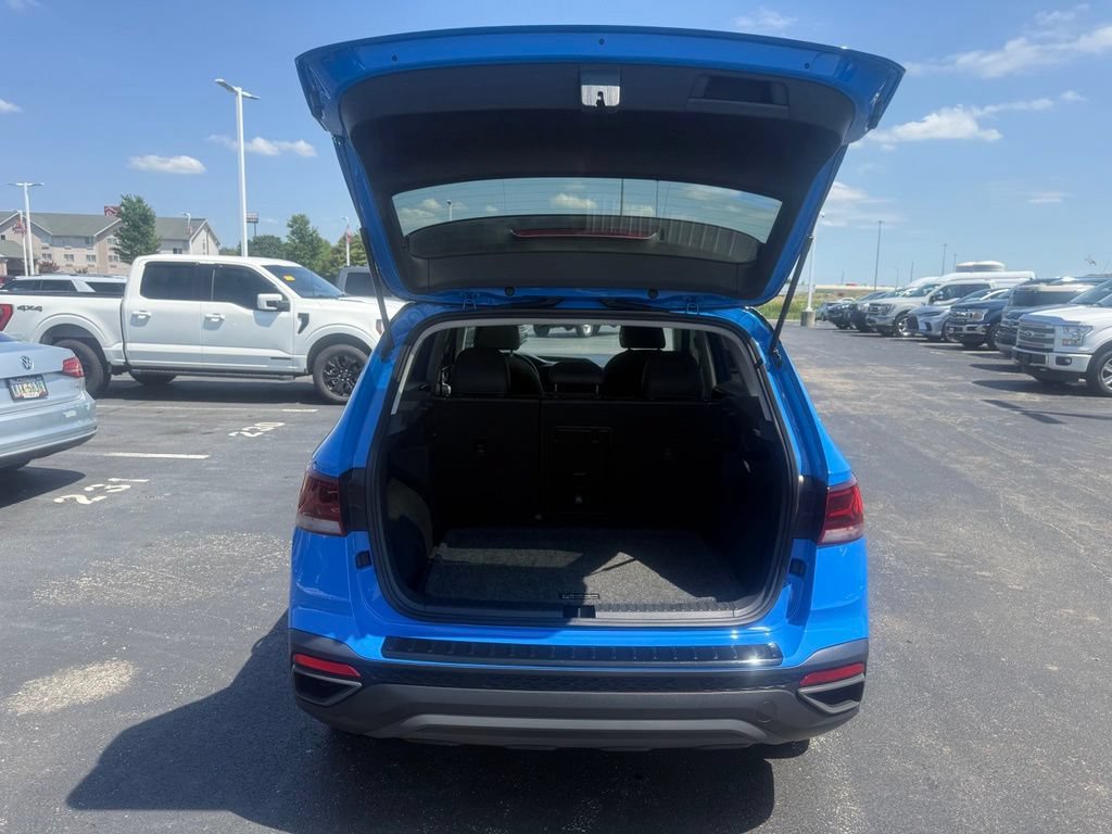 Used 2024 Volkswagen Taos SE AWD/4WD image 45