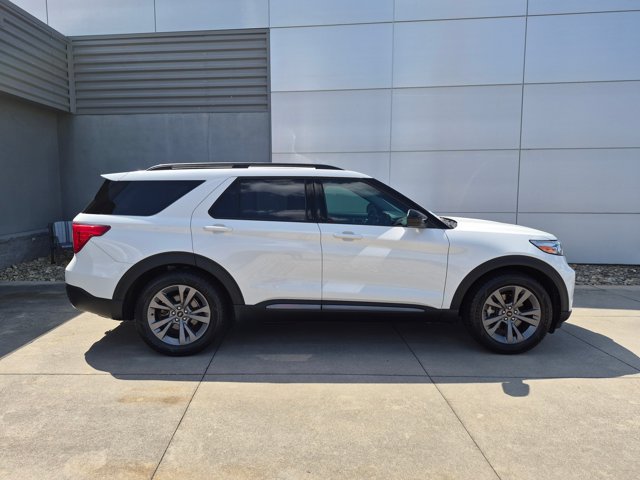 Certified 2023 Ford Explorer XLT w/ Equipment Group 202A RWD image 3