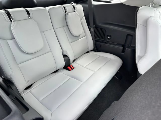 Certified 2025 Ford Explorer Platinum w/ Ultimate Package AWD/4WD image 10