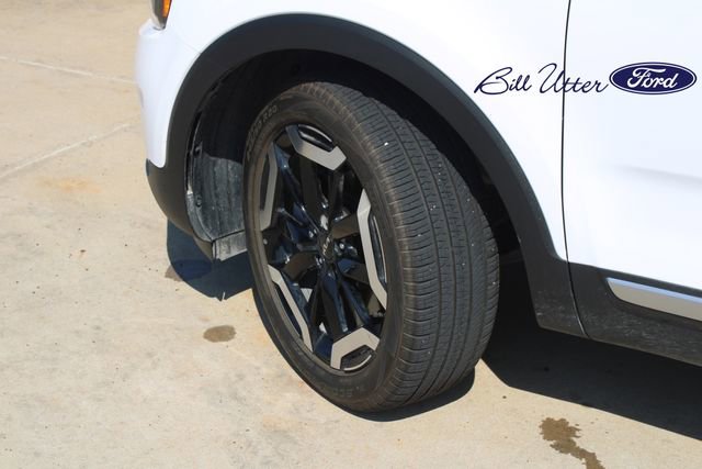 Used 2025 Kia Telluride EX w/ EX Captain's Chair Package FWD image 9