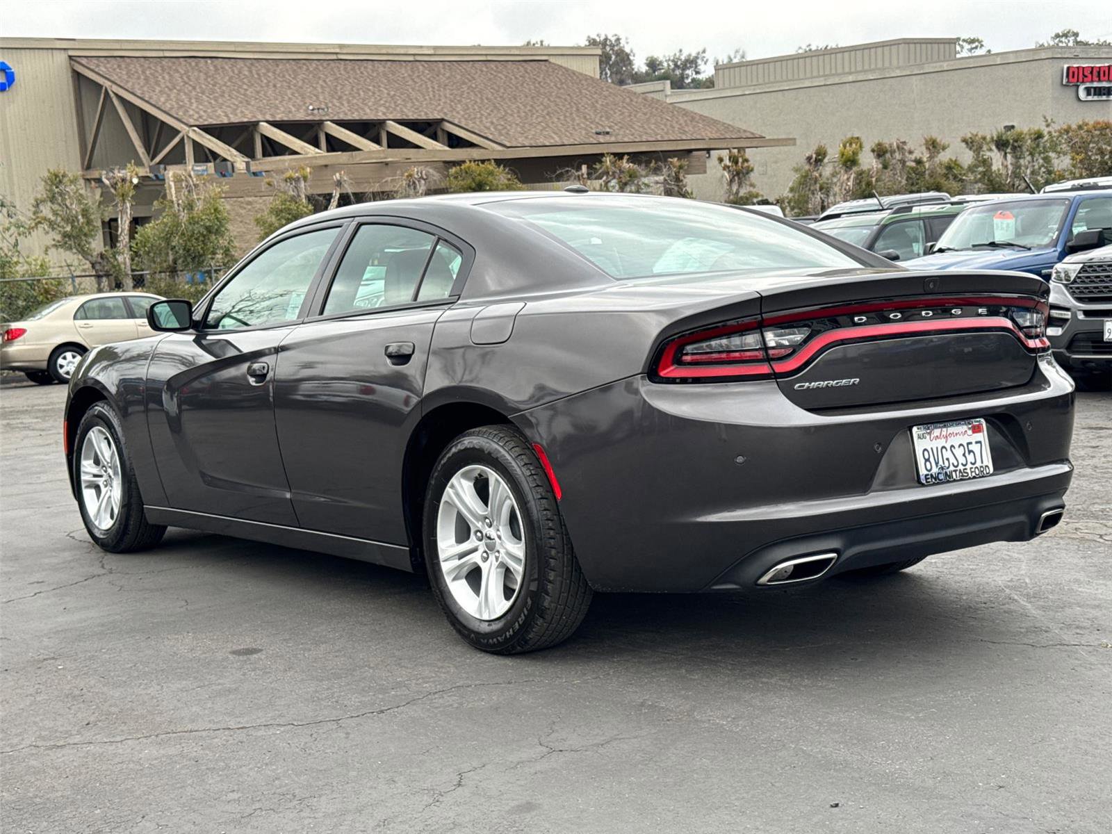 Used 2019 Dodge Charger SXT w/ Leather Interior Group image 6