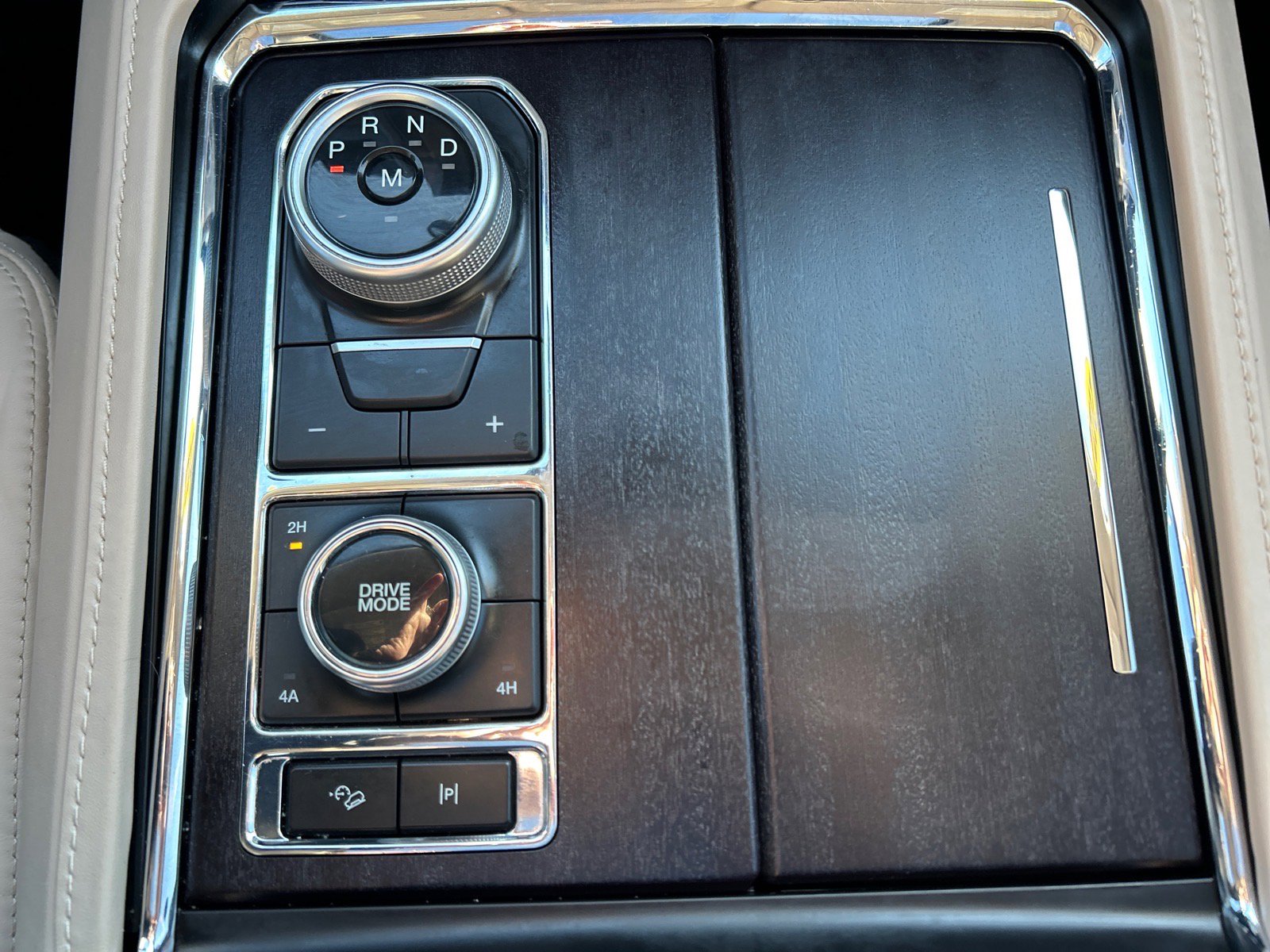 Certified 2022 Ford Expedition Platinum image 34