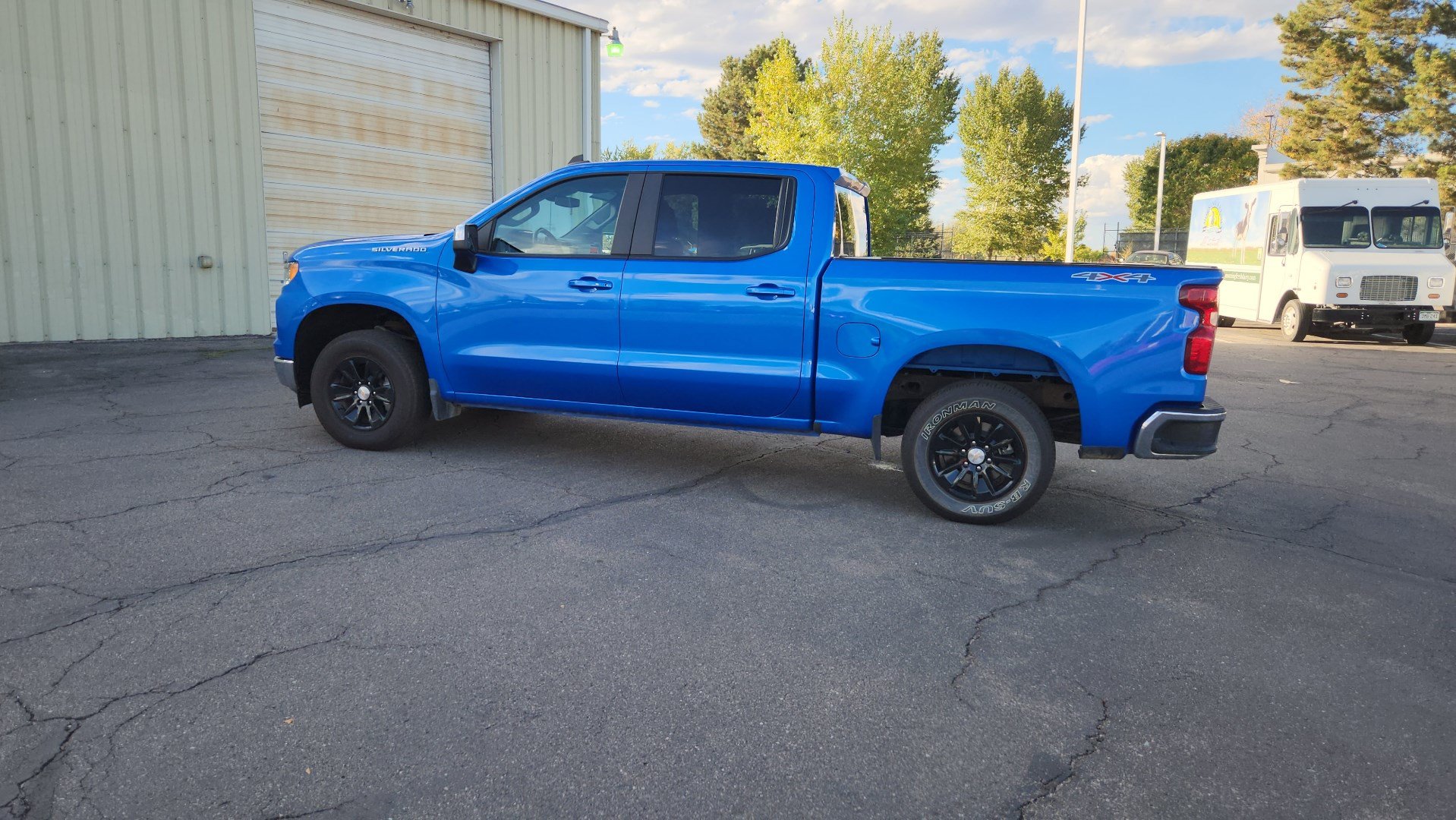 Used 2025 Chevrolet Silverado 1500 LT AWD/4WD image 8