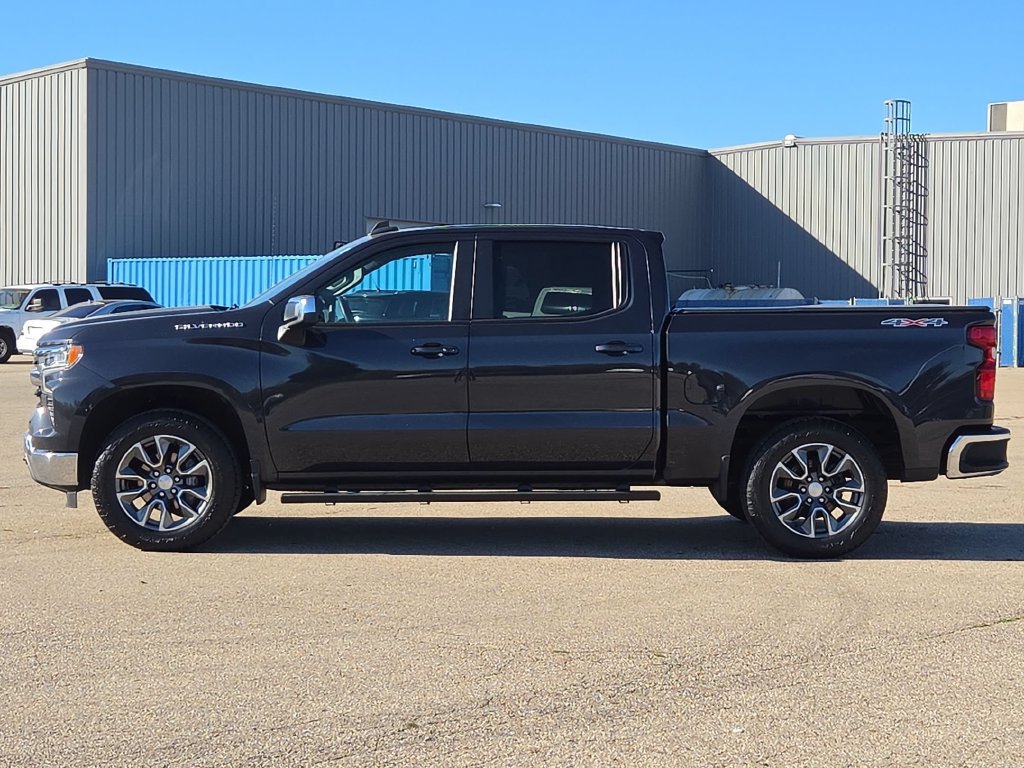 Used 2024 Chevrolet Silverado 1500 LT AWD/4WD image 6