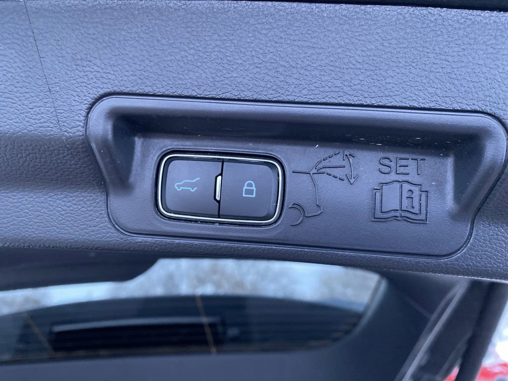 Certified 2025 Ford Explorer ST-Line image 19