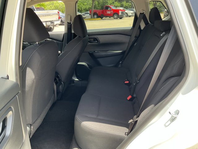 Used 2024 Nissan Rogue S FWD image 9